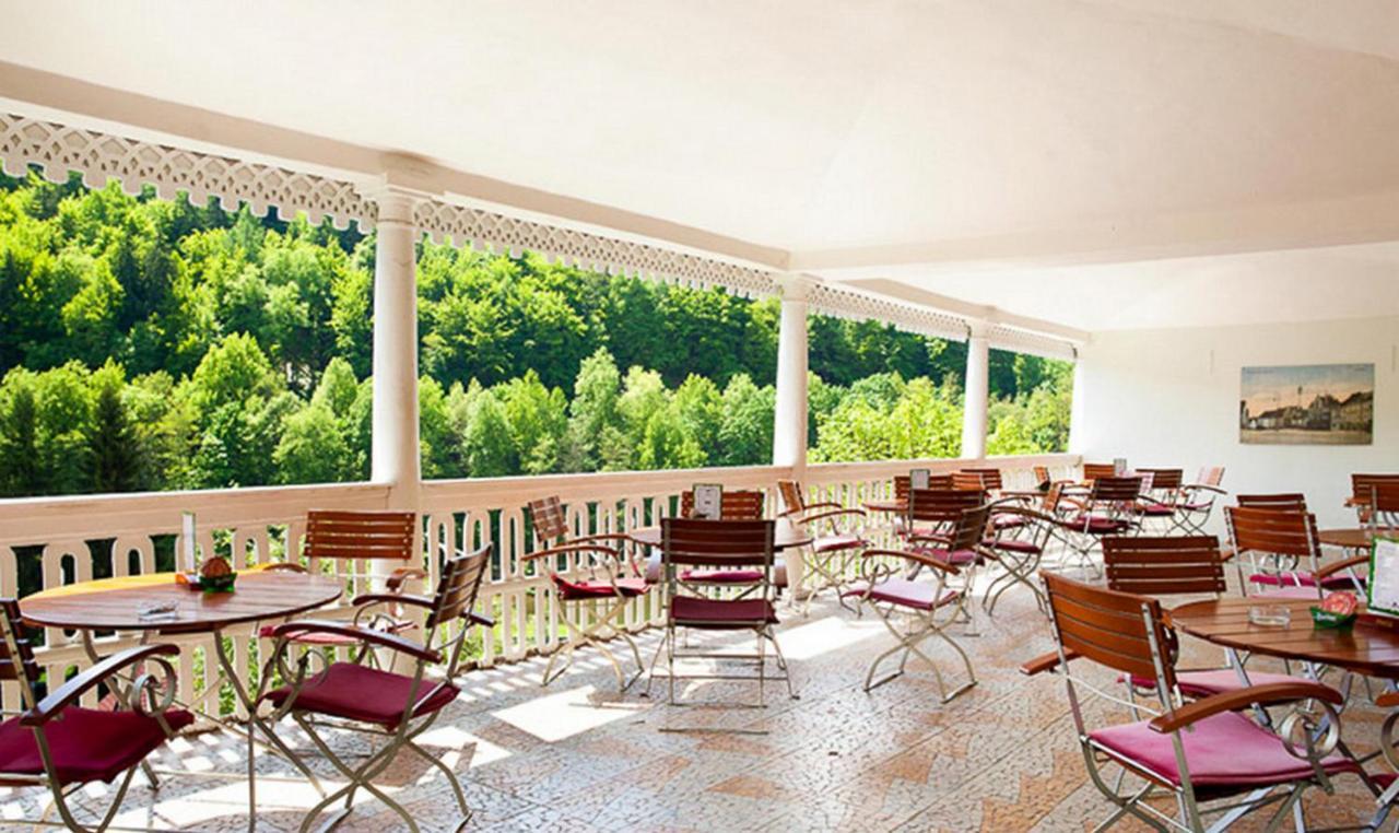 Hotel U Bileho Kone Локет Екстериор снимка