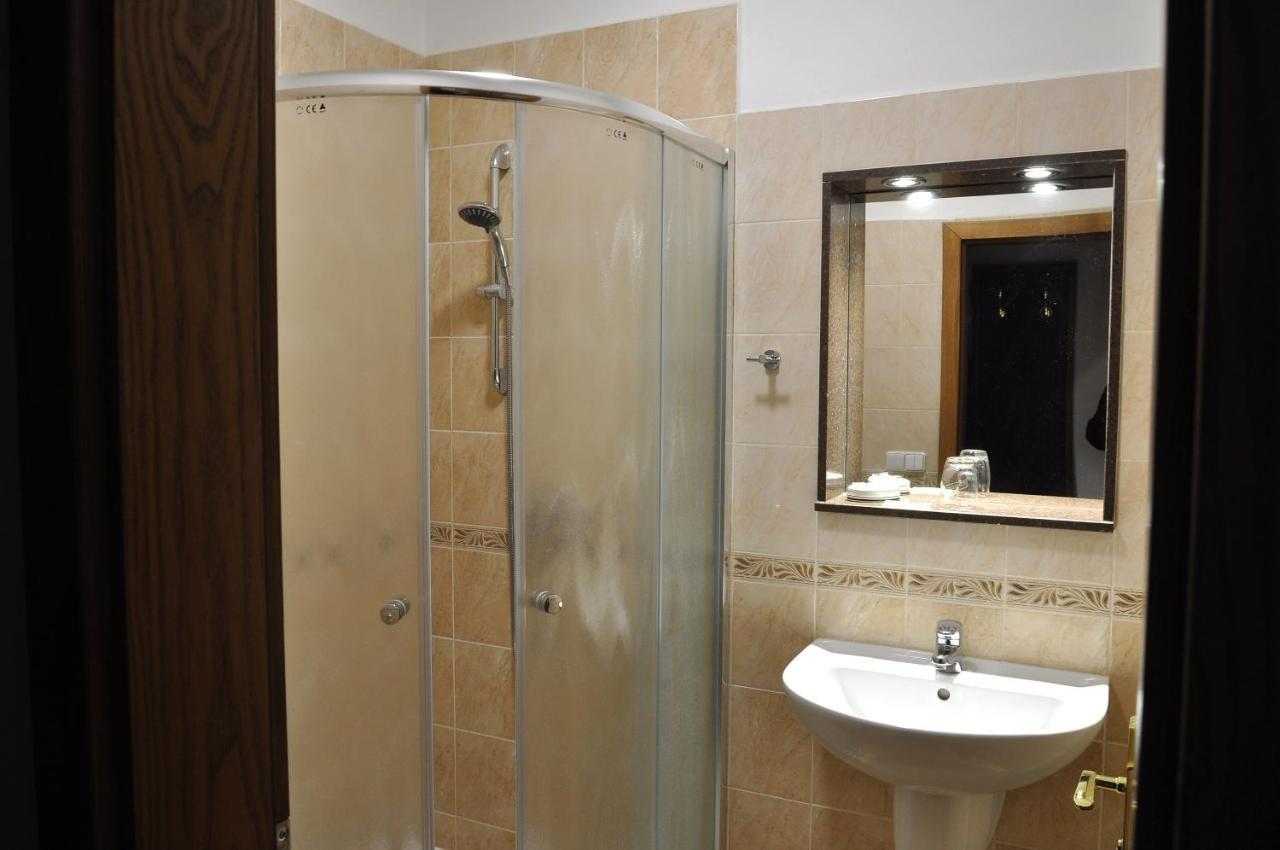 Hotel U Bileho Kone Локет Екстериор снимка