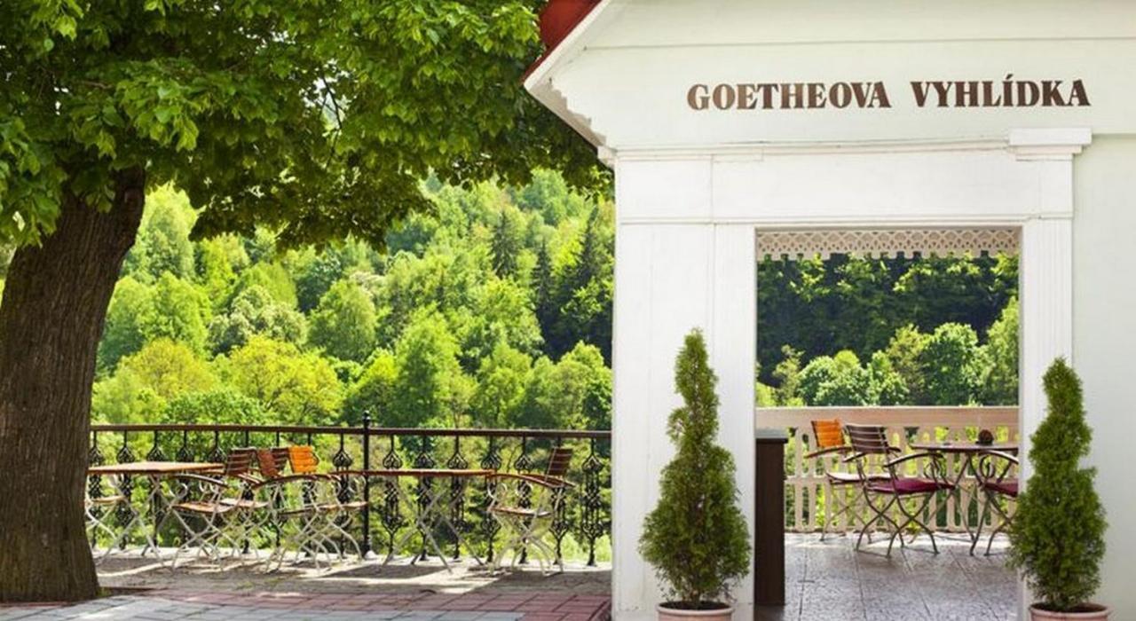Hotel U Bileho Kone Локет Екстериор снимка